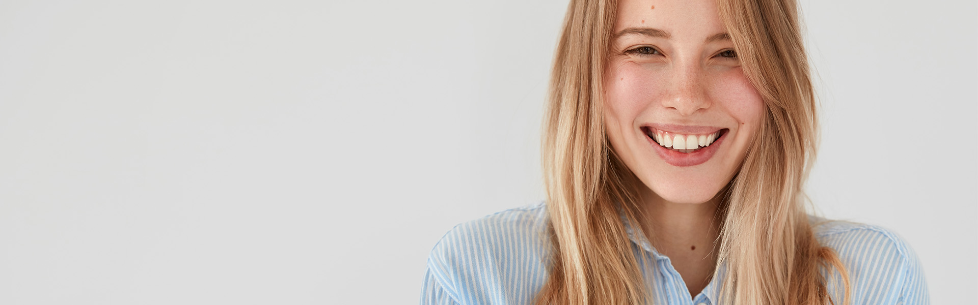 Lächelnde Jugendliche